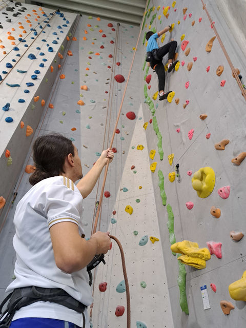 Erste Klettertechniken erlernt